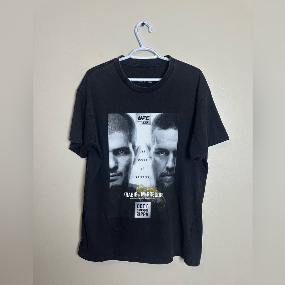 UFC Size M Black Short Sleeve Tee with Graphic Print